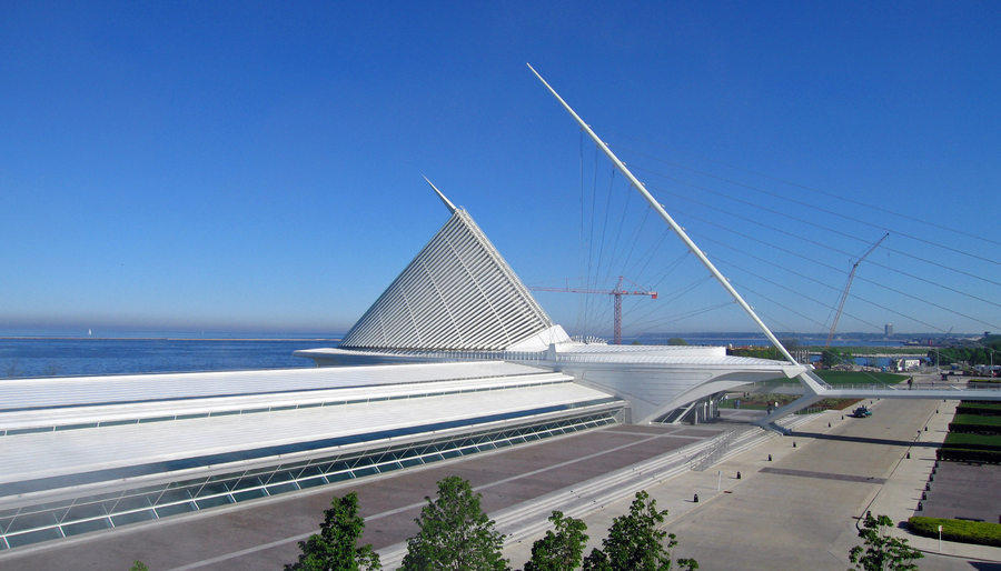 The Milwaukee Art Museum - 2001 - Santiago Calatrava - Milwaukee