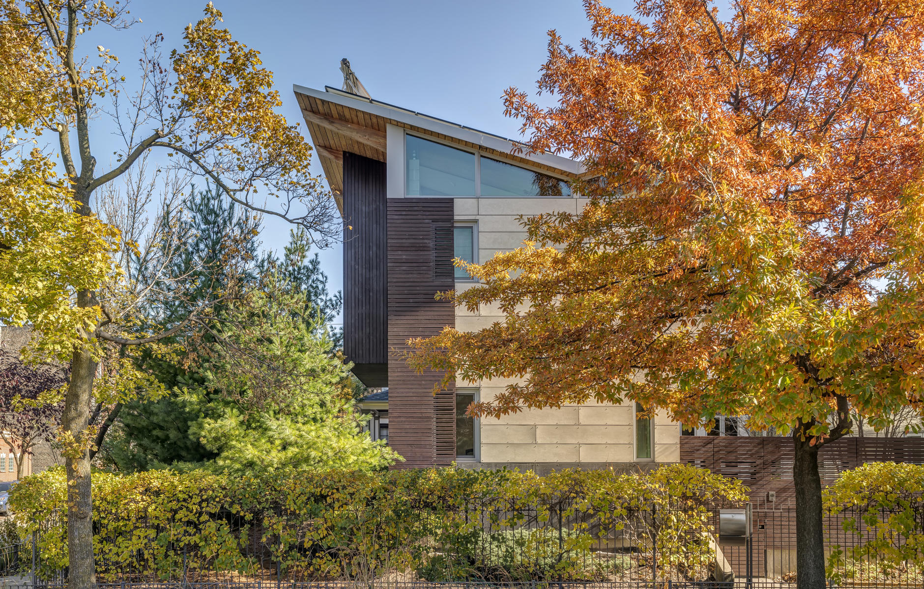 The Michael Yannell House / Net Zero House - 2009 - Farr Associates - Chicago