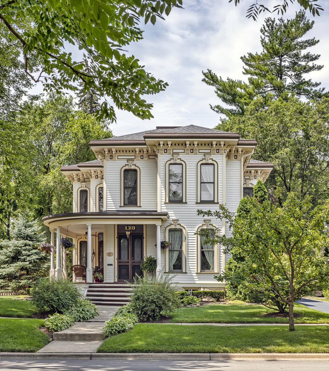 The Hurlbut - 1855 - Architect Unknown - Batavia