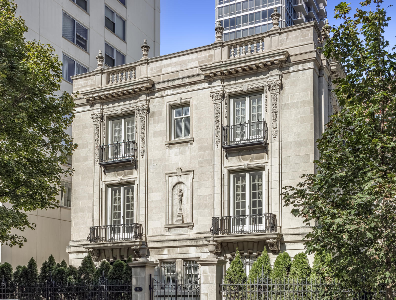 The Philip T. Starck House - 1925 - Ernest Mayo - Chicago