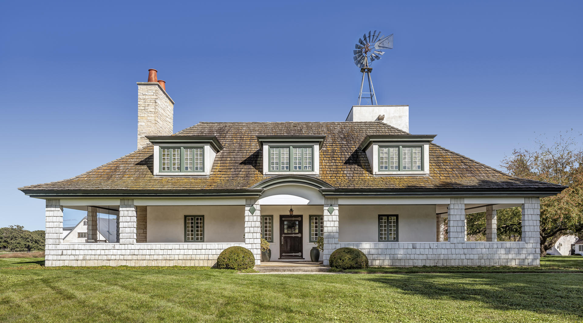 The Harvey Ellis Bungalow - 1903/1993 - Harvey Ellis - Crab Tree Farm in Lake Bluff