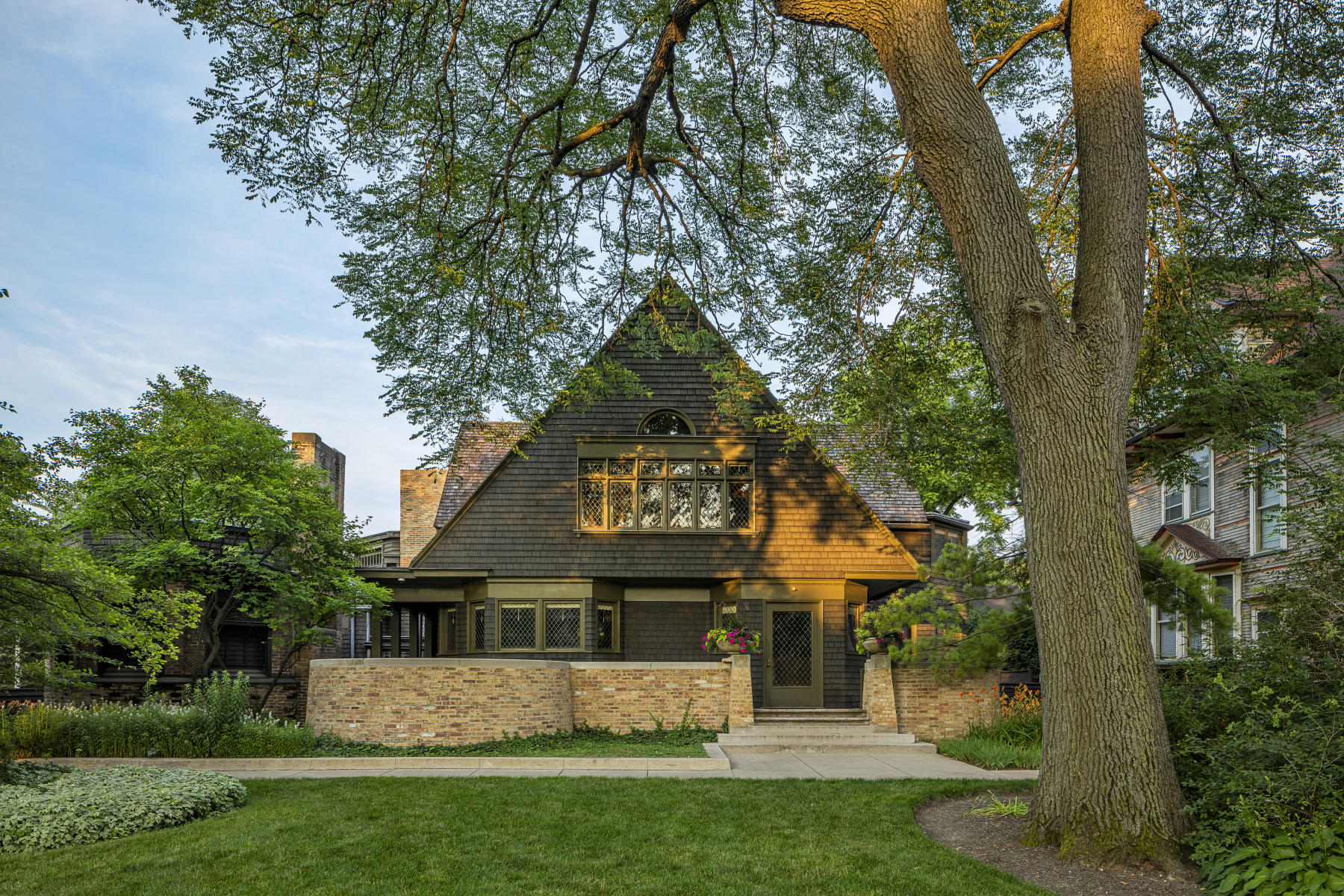 The Frank Lloyd Wright Home and Studio - 1889/1909 - Frank Lloyd Wright - Oak Park