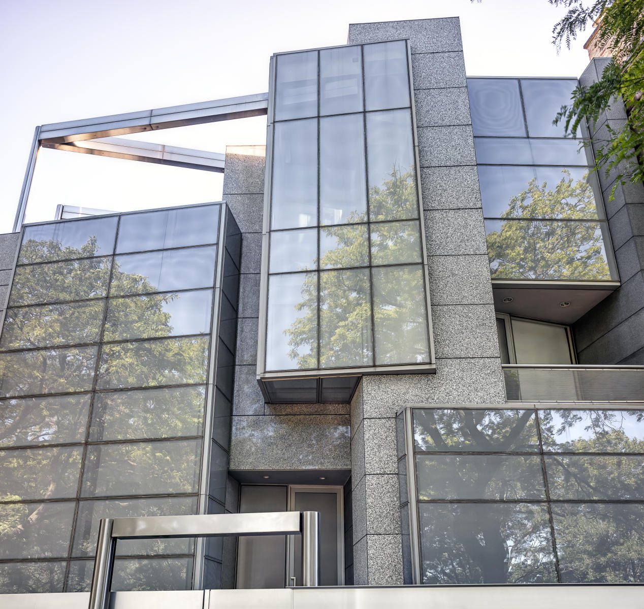A Contemporary Home - 1991 - Perry Jenke - Chicago