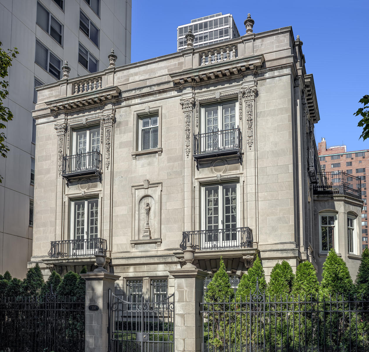 The Philip T. Starck House - 1925 - Ernest Mayo - Chicago