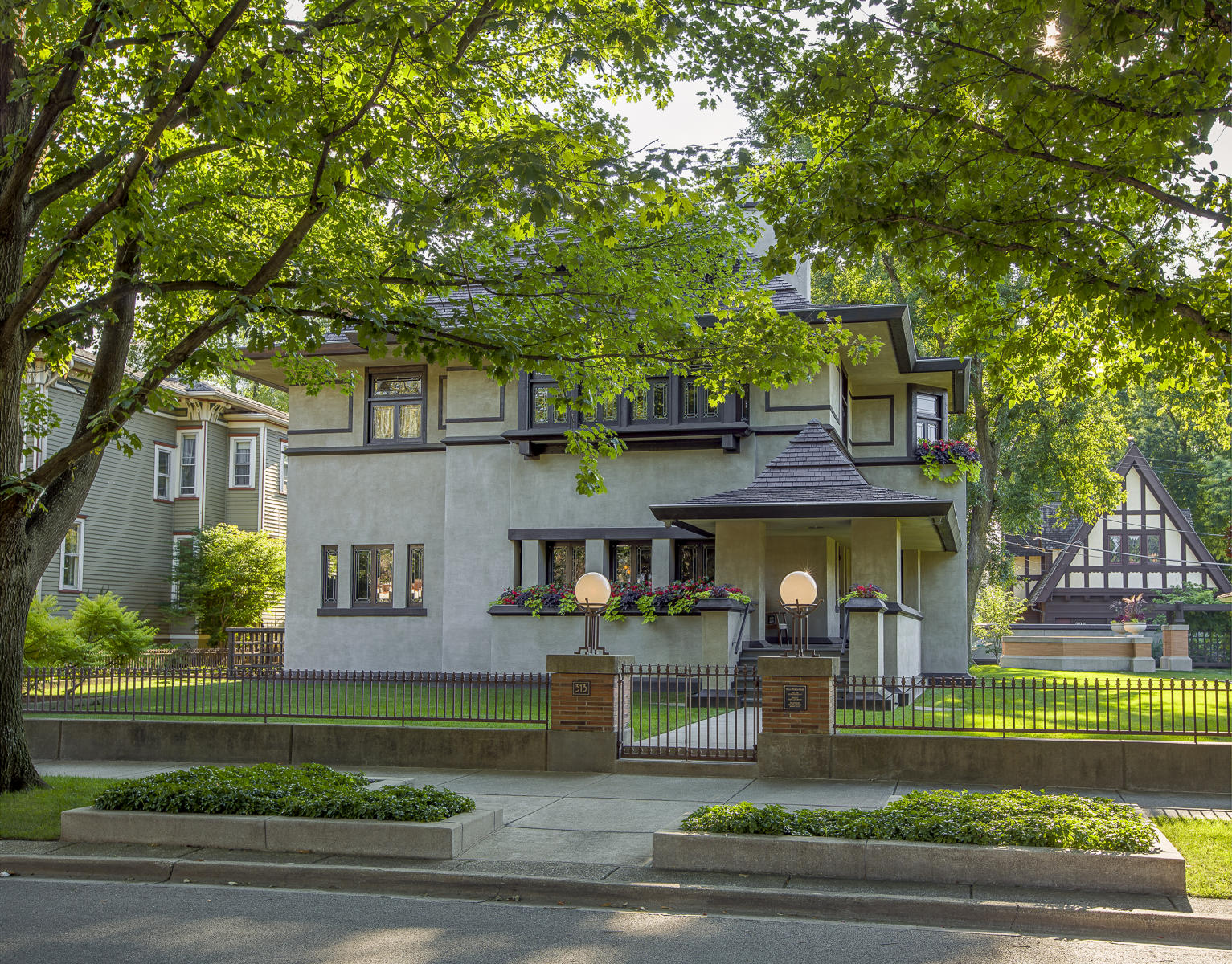 The Edward R. Hills House - 1883/1906/1977 ::James Caulfield's