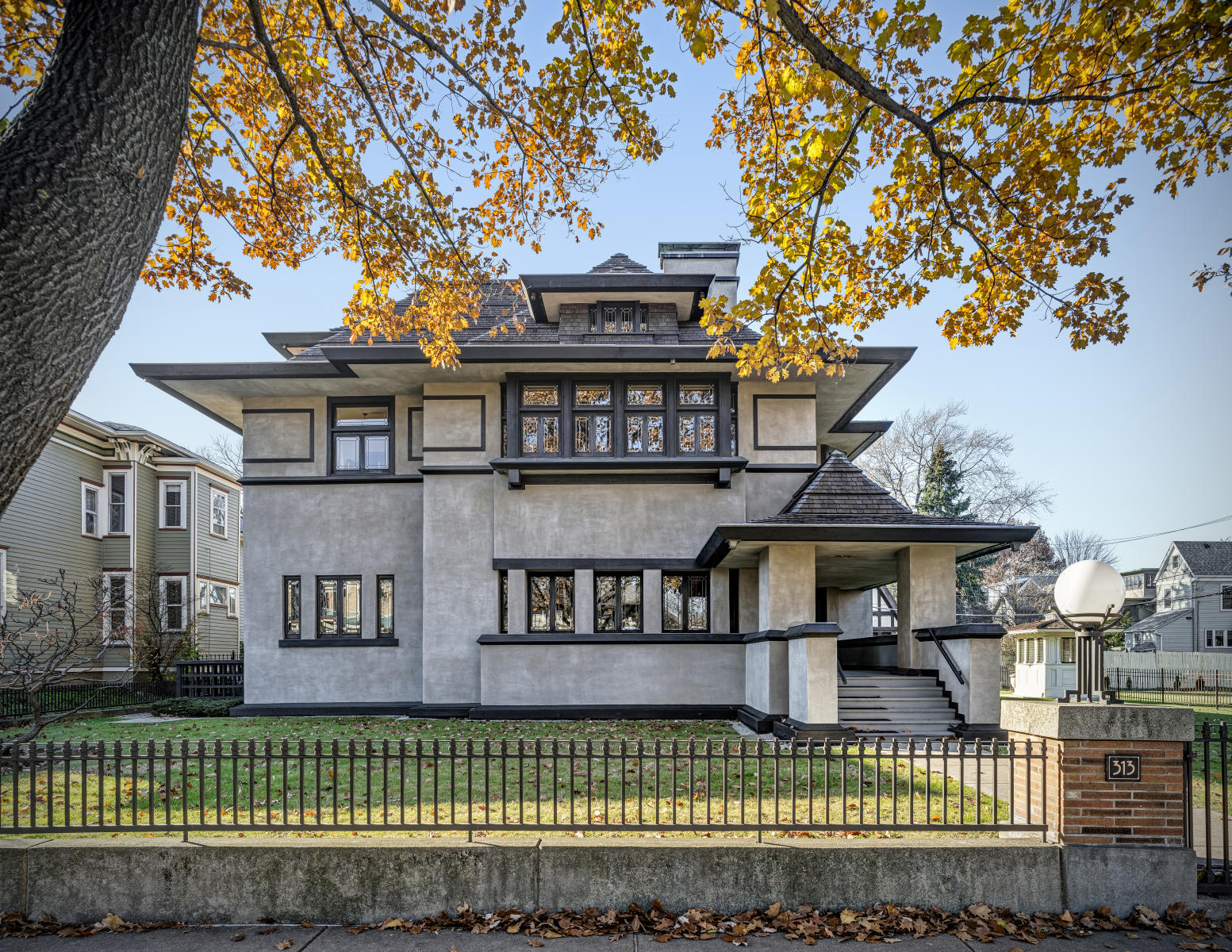 The Edward R. Hills House - 1883/1906/1977 ::James Caulfield's