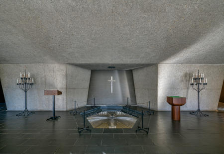 The North Christian Church - 1962 - Eero Saarinen - Columbus, Indiana